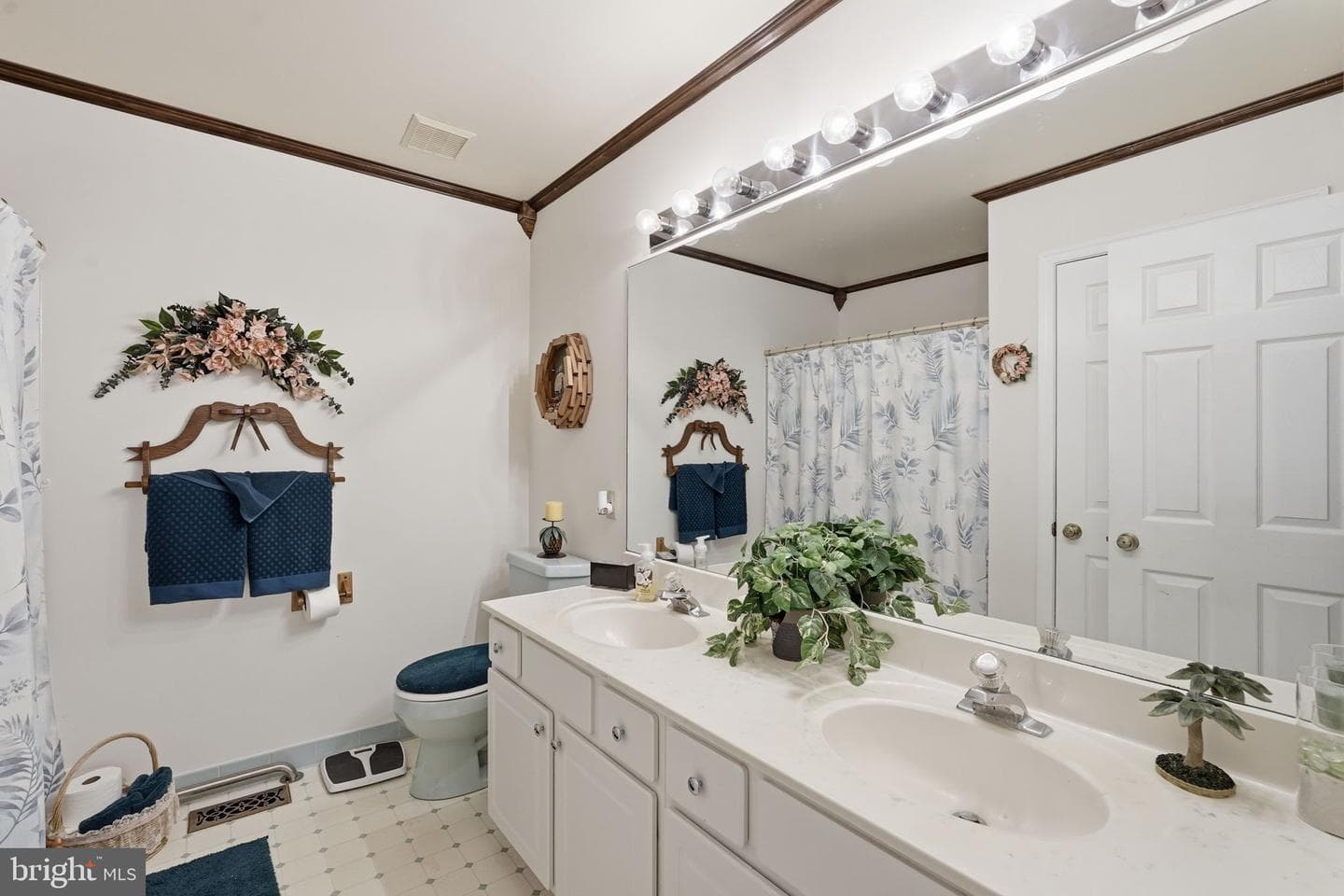 4010 Beach Drive photo 21