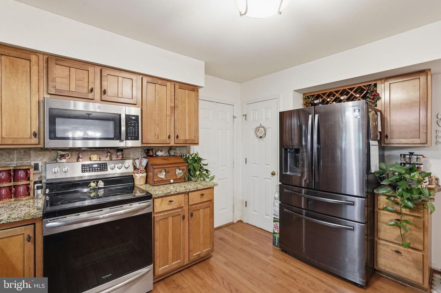 4010 Beach Drive photo 4