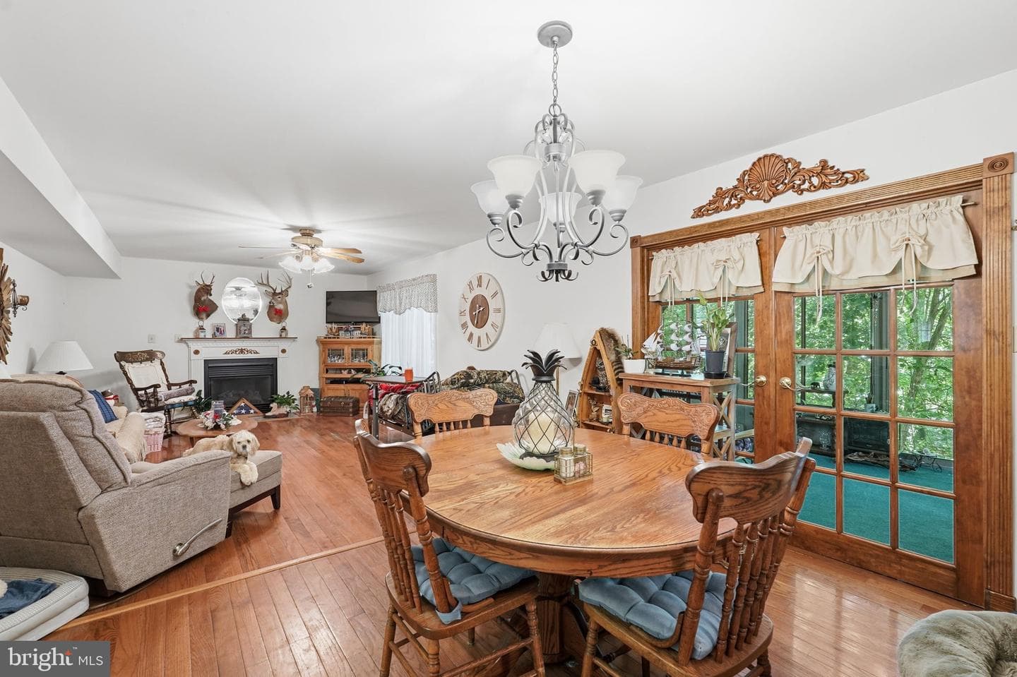 4010 Beach Drive photo 6