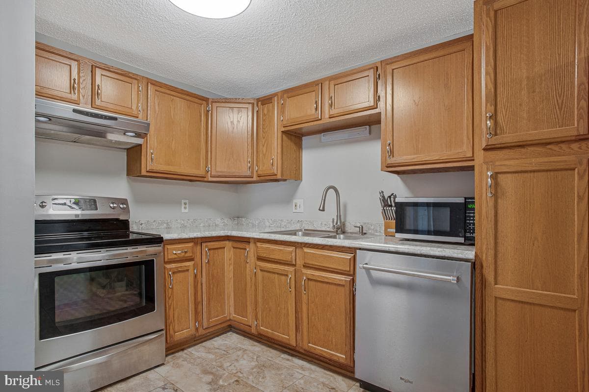 406 Laurel Drive photo 9