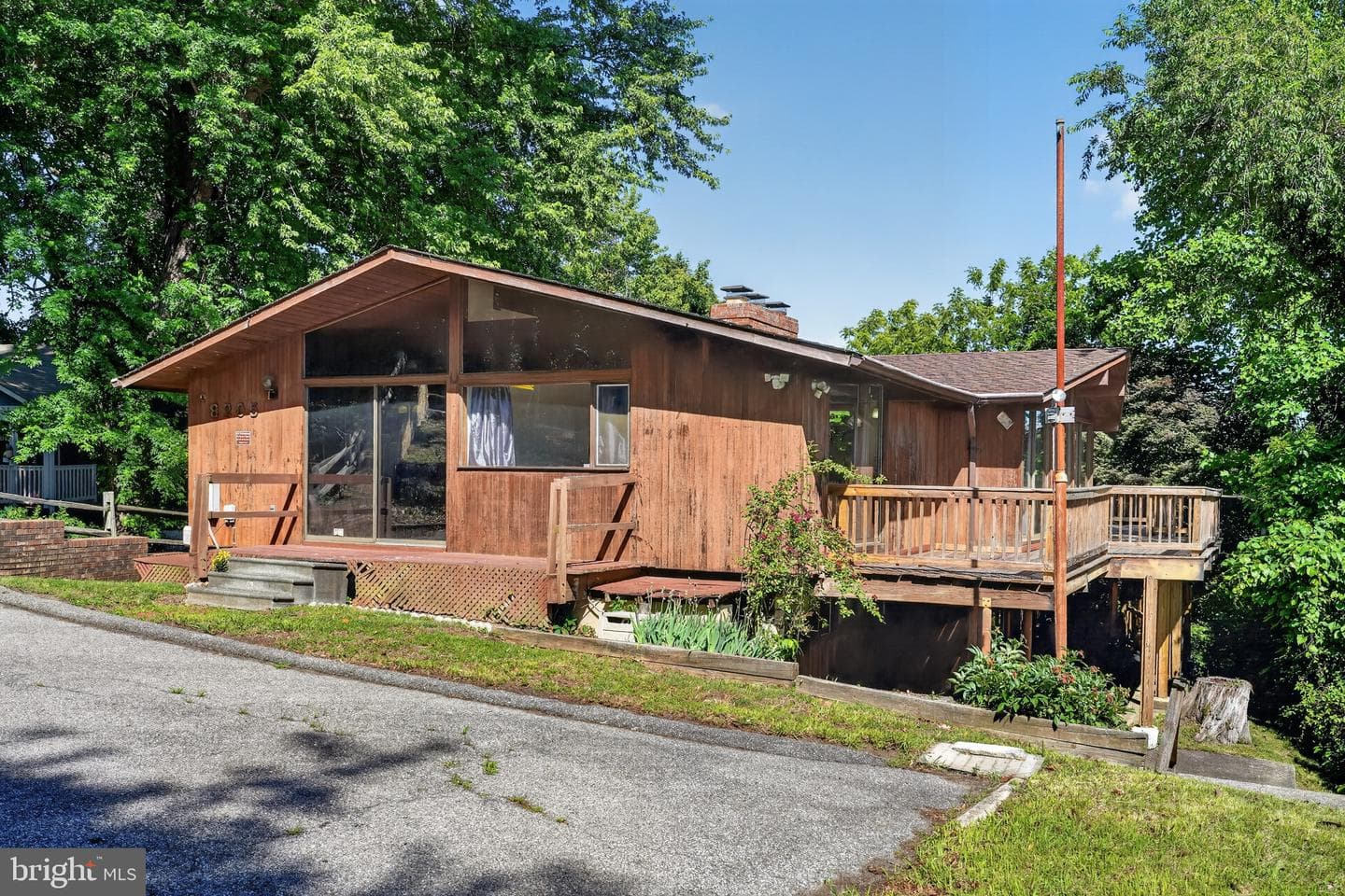 8205 F Street photo 3