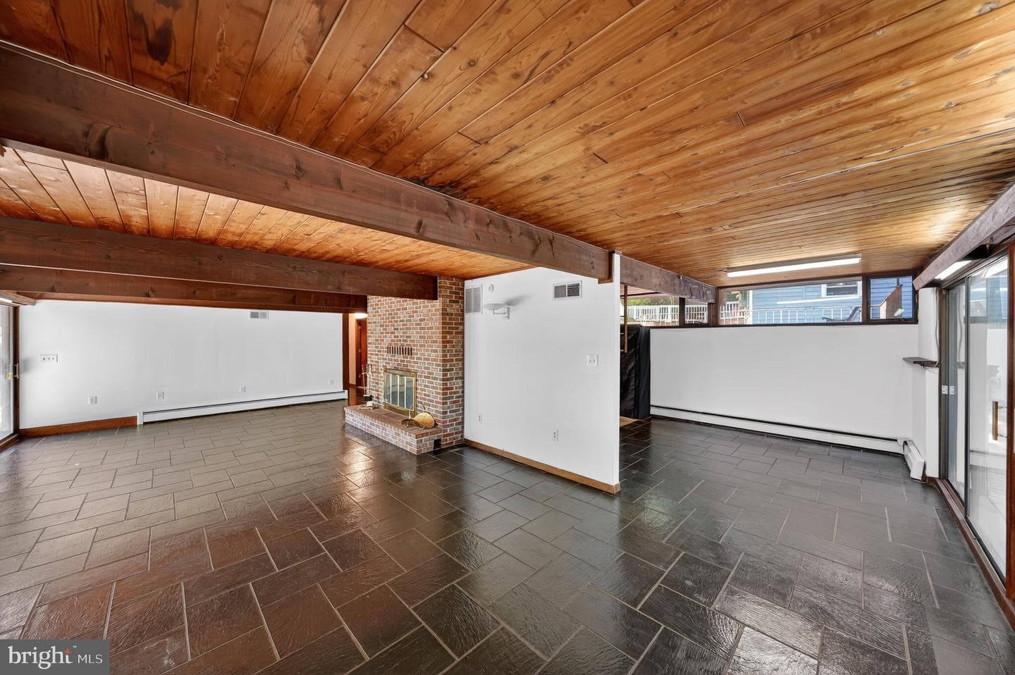 8205 F Street photo 32