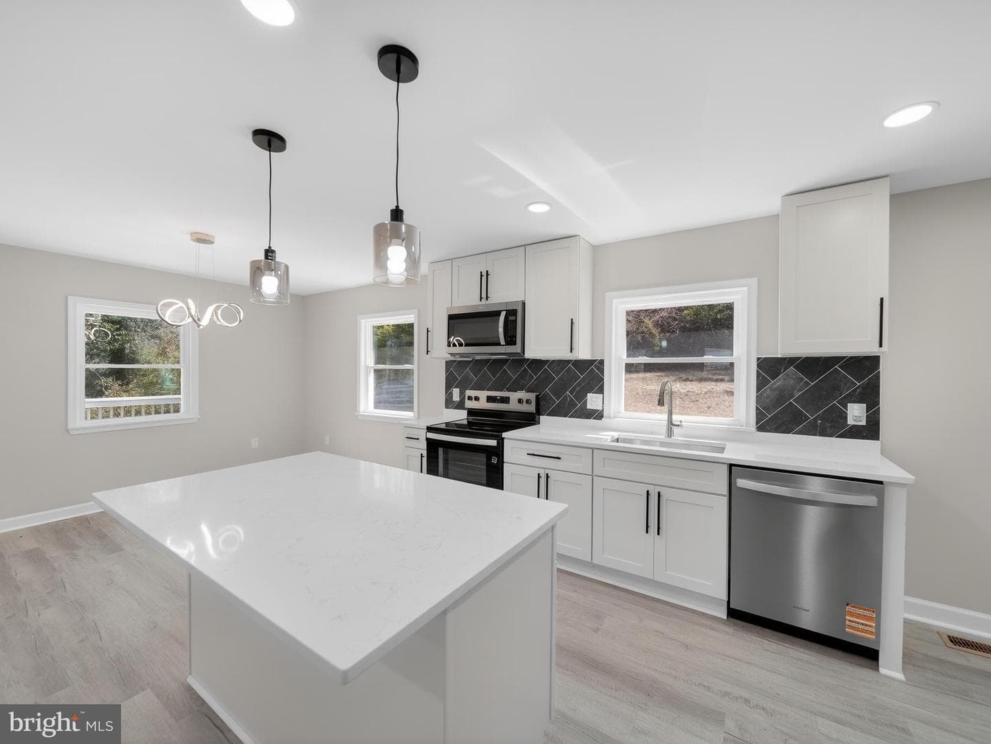 4475 Virginia Avenue photo 17