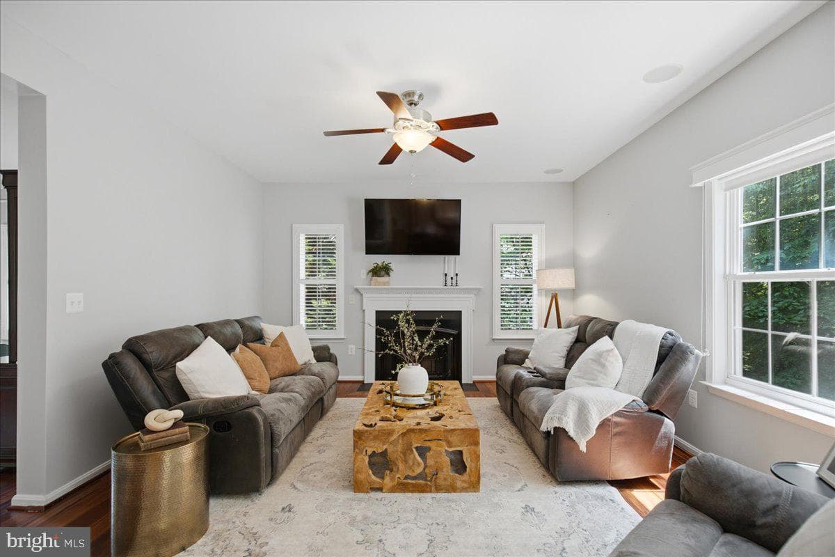 2424 Springbrook Court photo 22