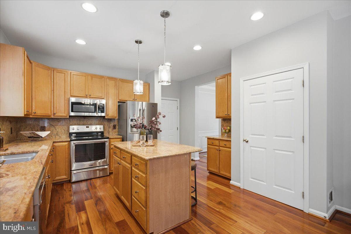 2424 Springbrook Court photo 41