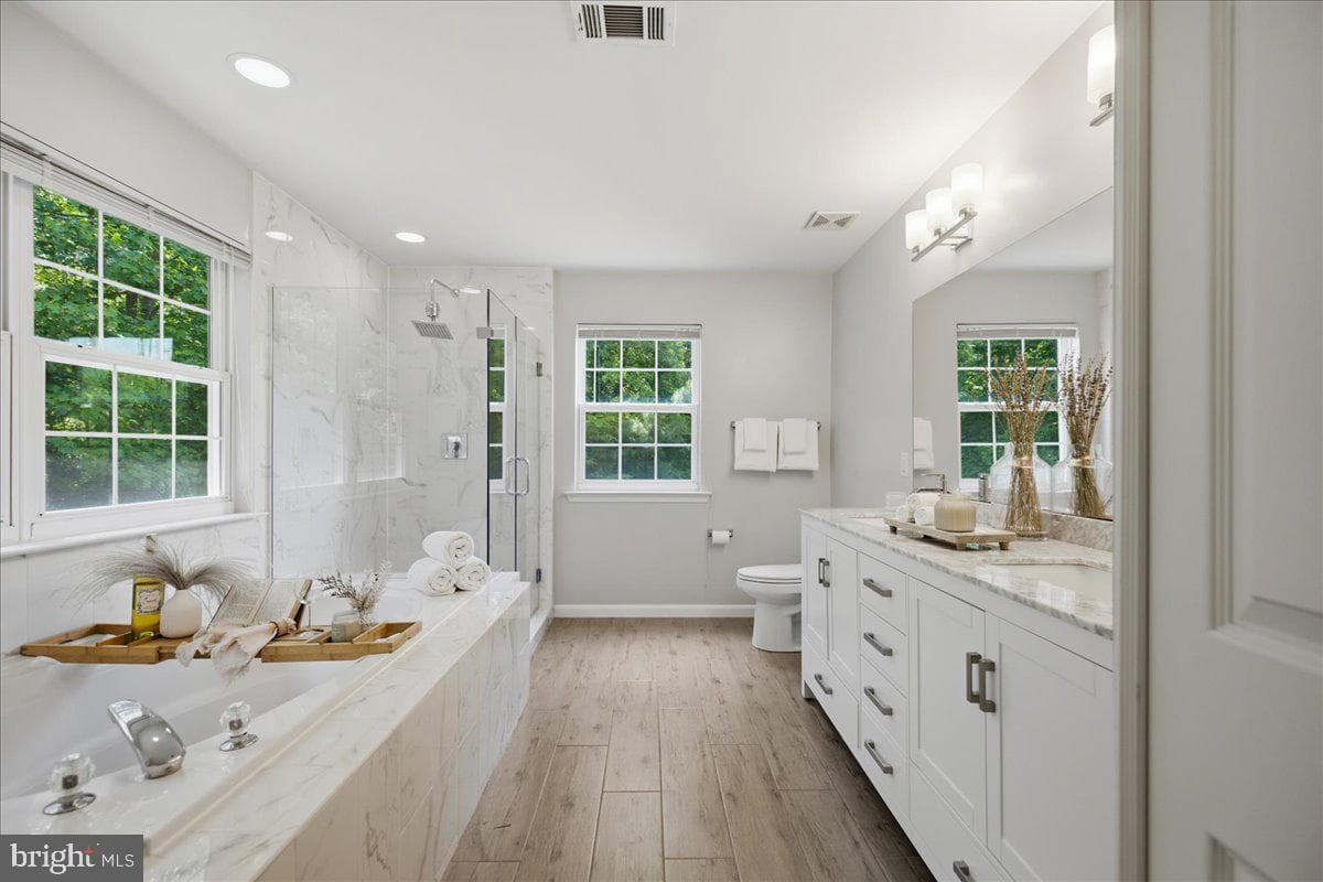 2424 Springbrook Court photo 54