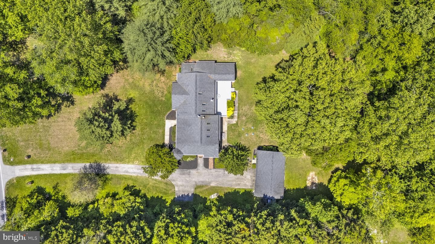 10707 Ward Road photo 3