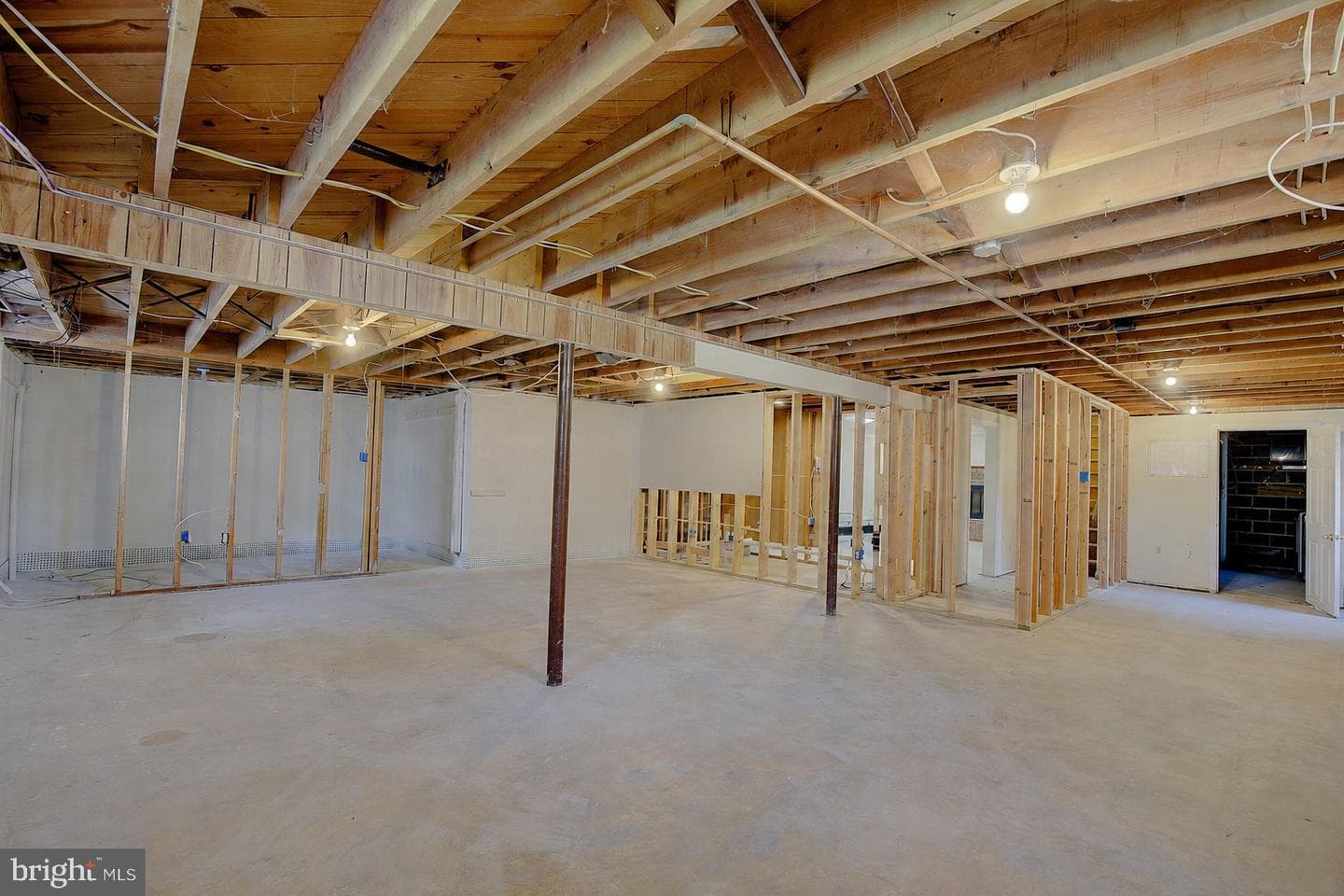 2546 Hillside Drive photo 14