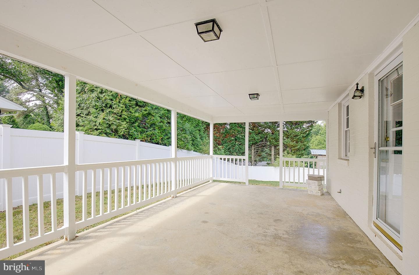 2546 Hillside Drive photo 16