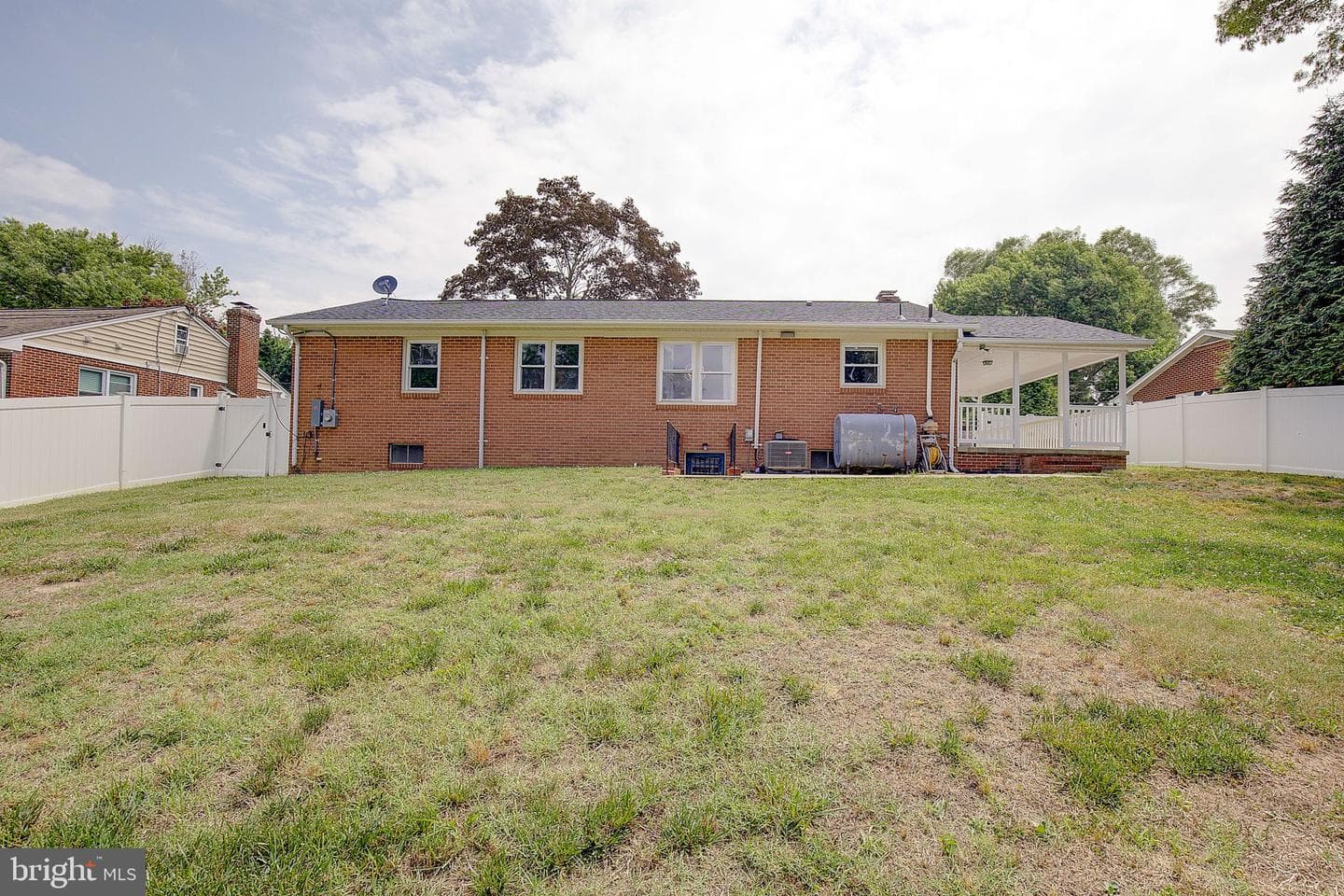 2546 Hillside Drive photo 17