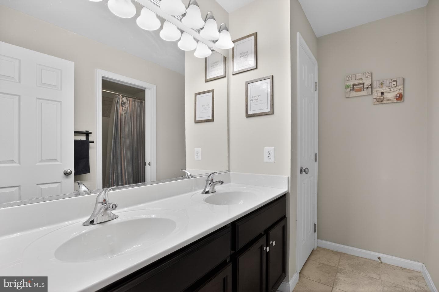 485 Sylvan Place photo 28
