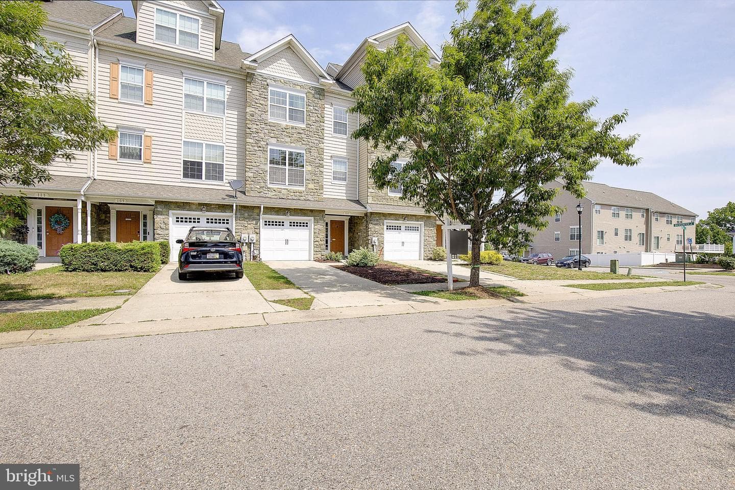 105 Polo Way photo 4