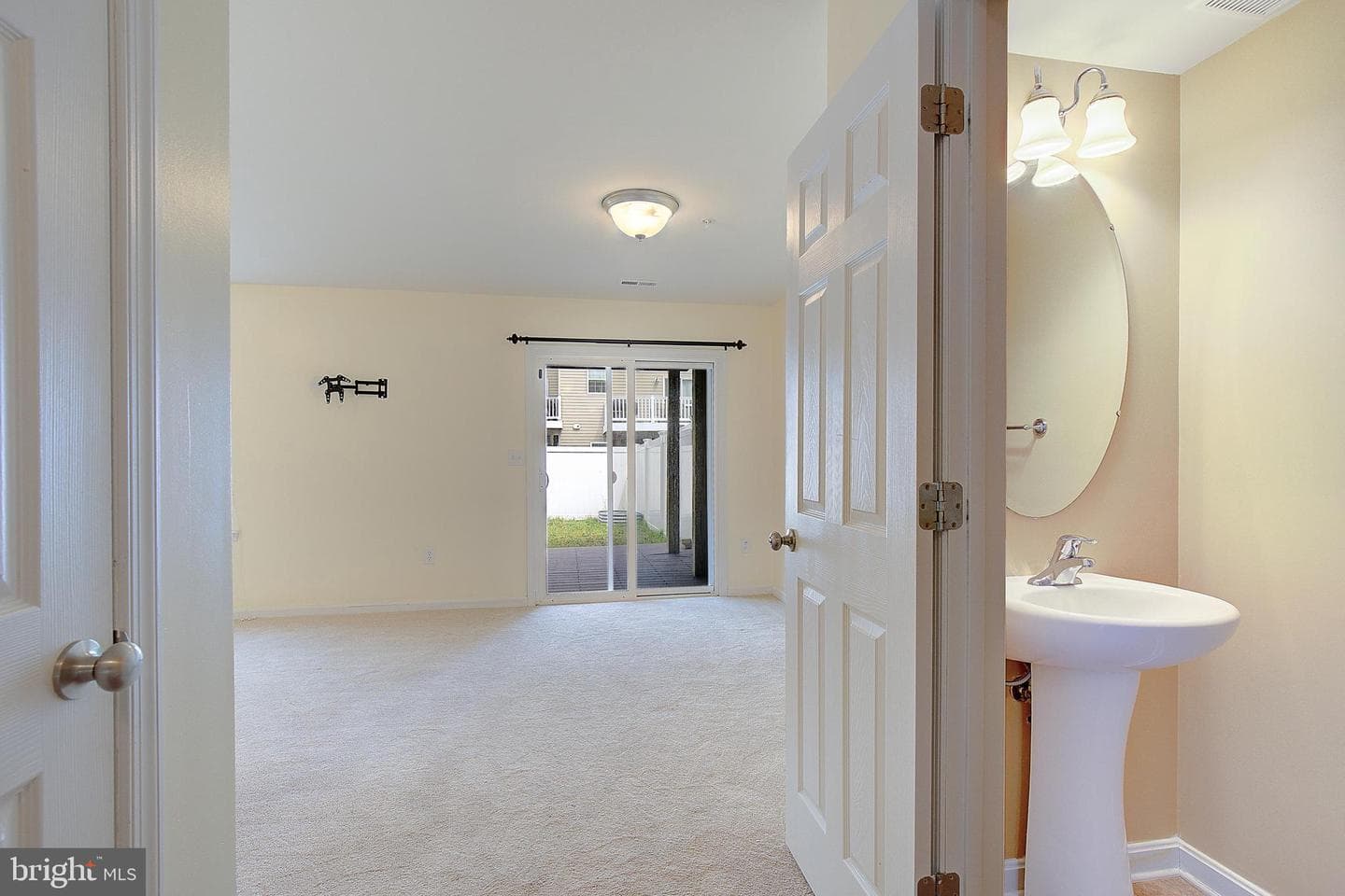 105 Polo Way photo 7