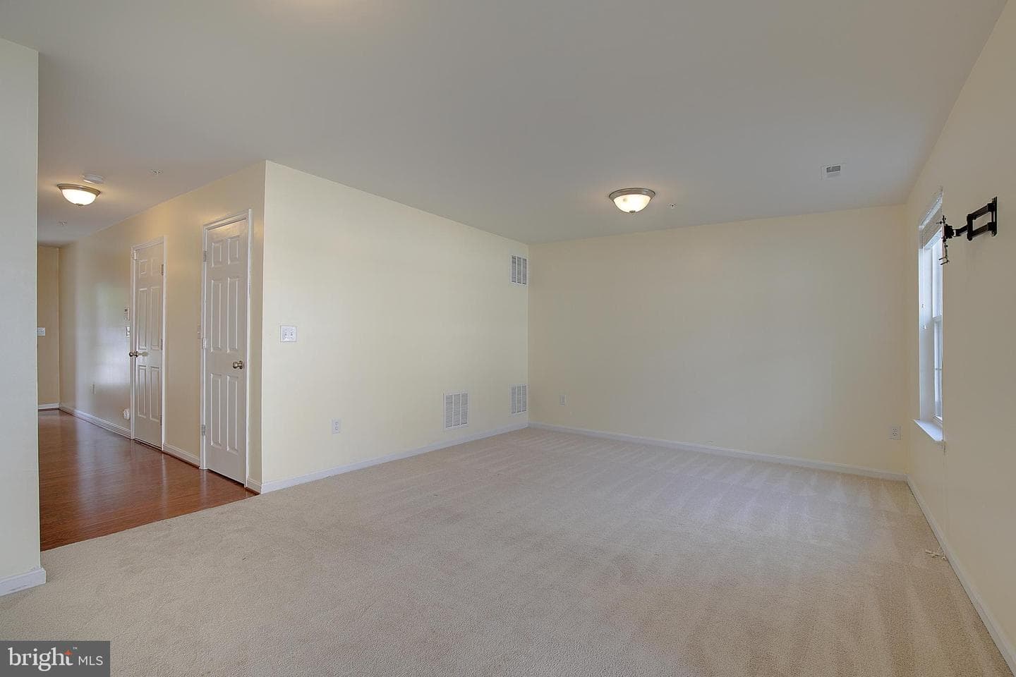 105 Polo Way photo 9