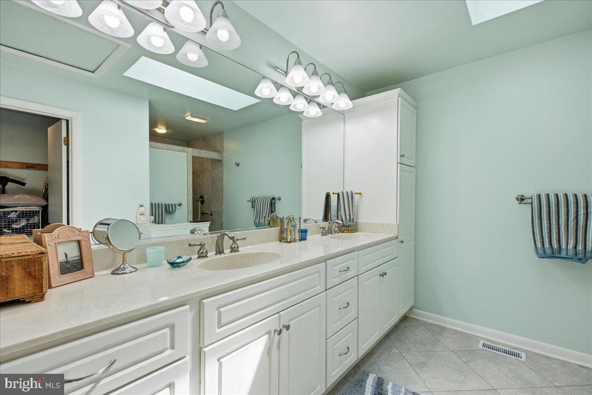2400 Vern Road photo 48
