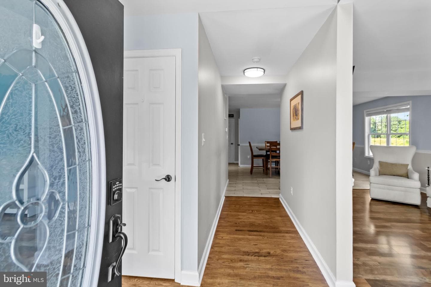 1525 Sharpes Court photo 3
