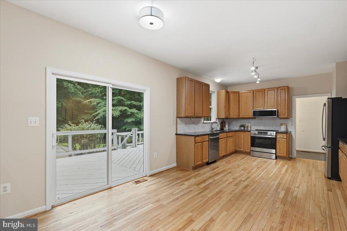 1830 Fenwicke Court photo 20