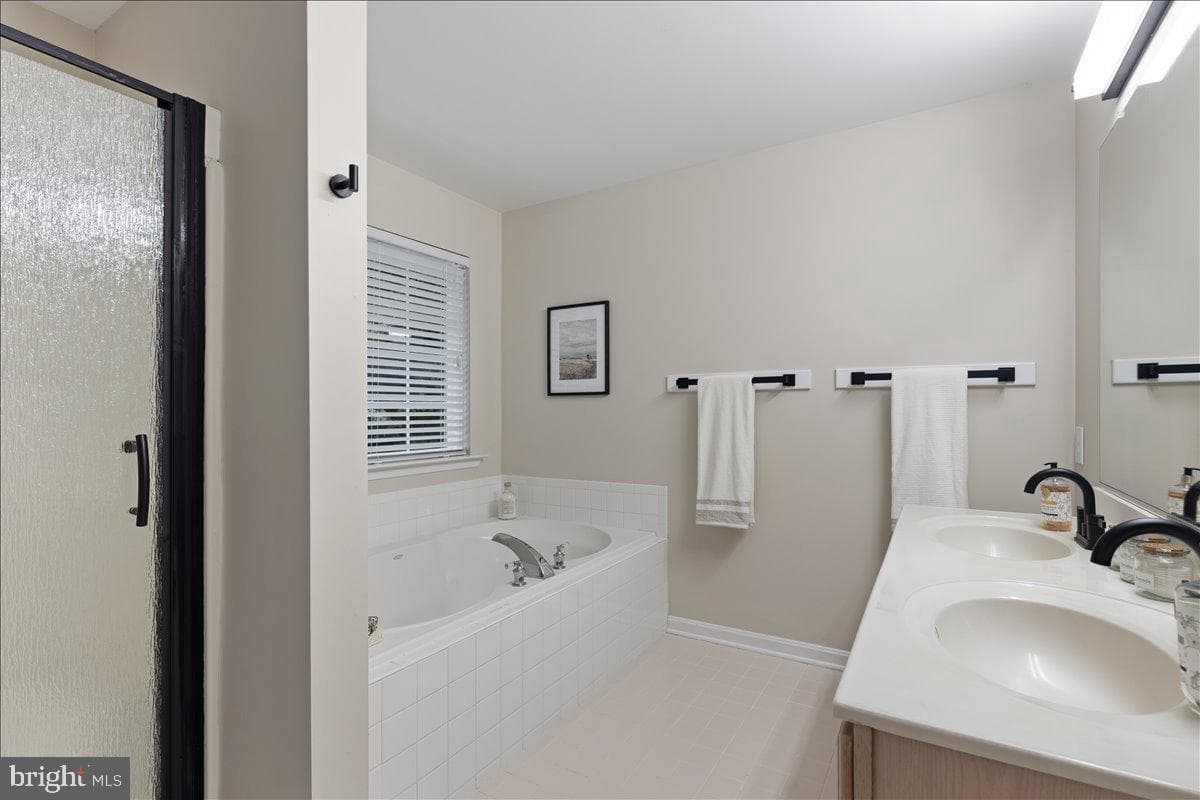 1830 Fenwicke Court photo 37