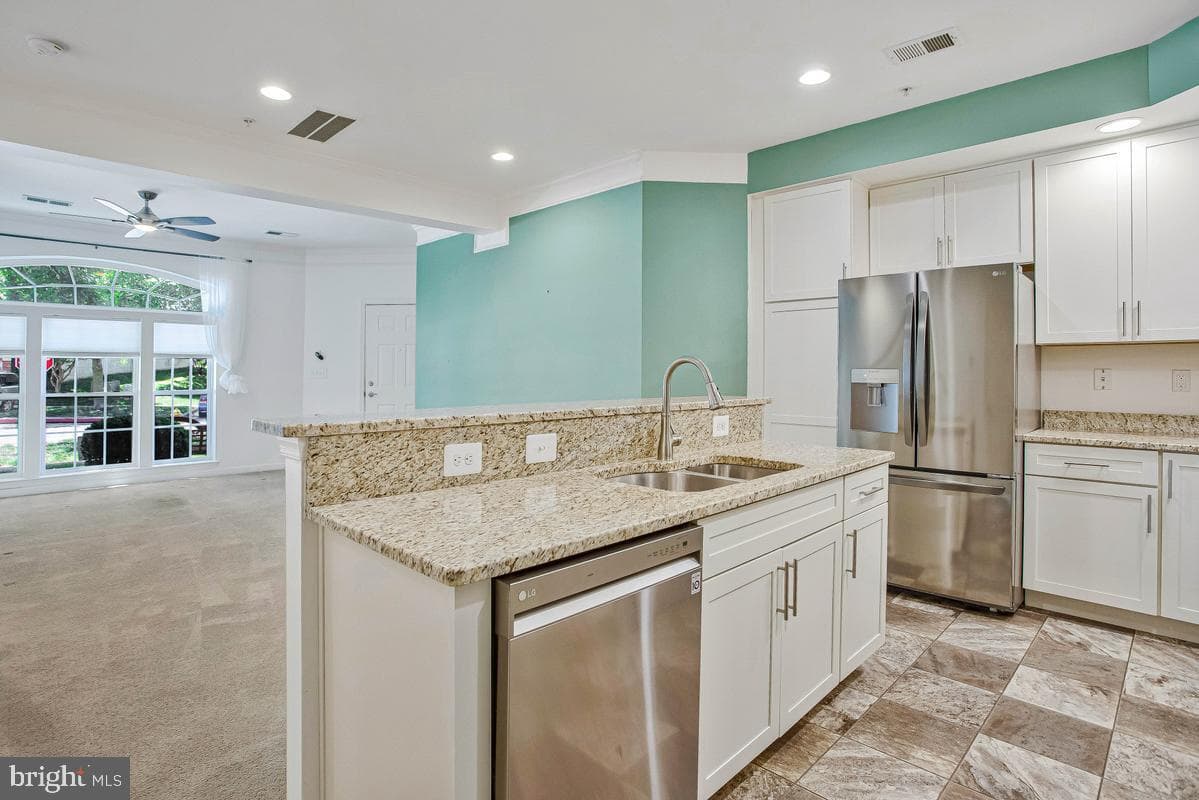 2225 Ivy Lane #11 photo 2