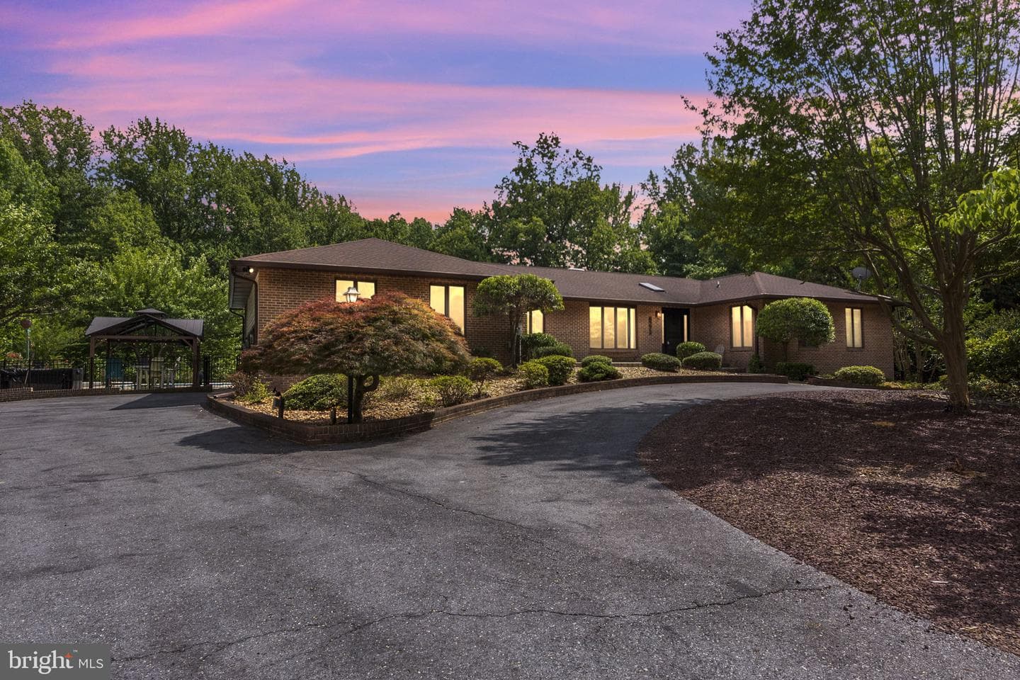 8271 Sycamore Terrace photo 4