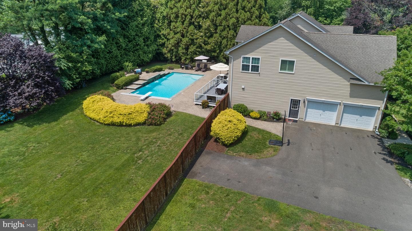3325 Cox Road photo 100
