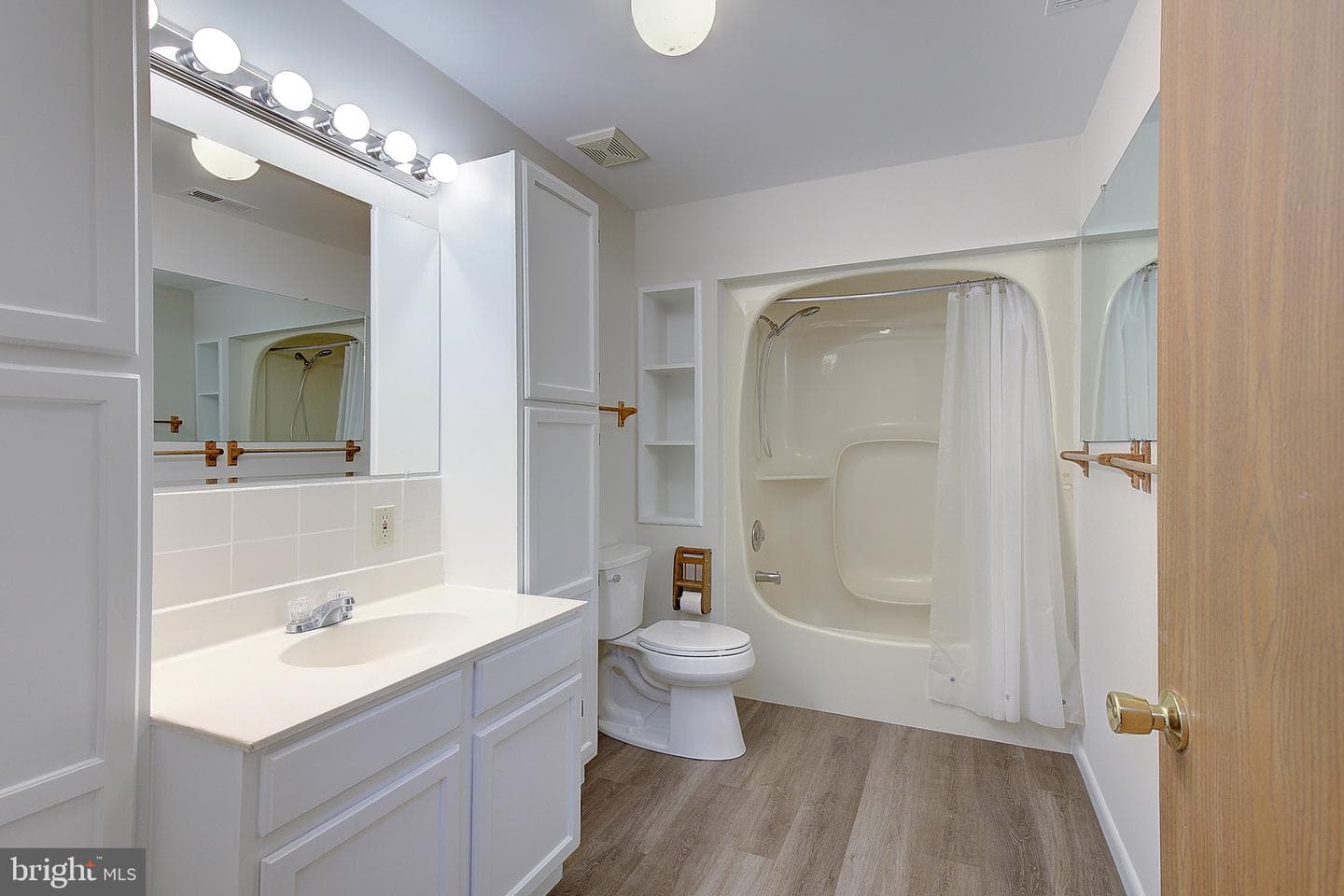 2735 Braeburn Lane photo 8