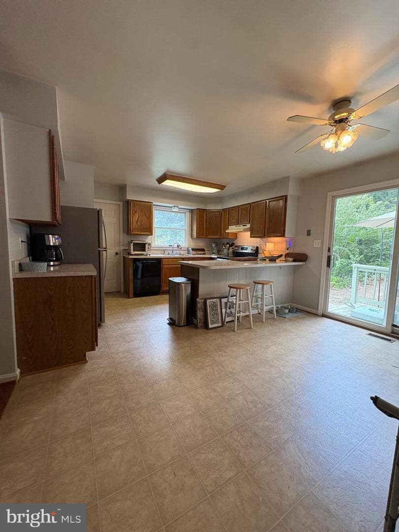 5885 Valley photo 14