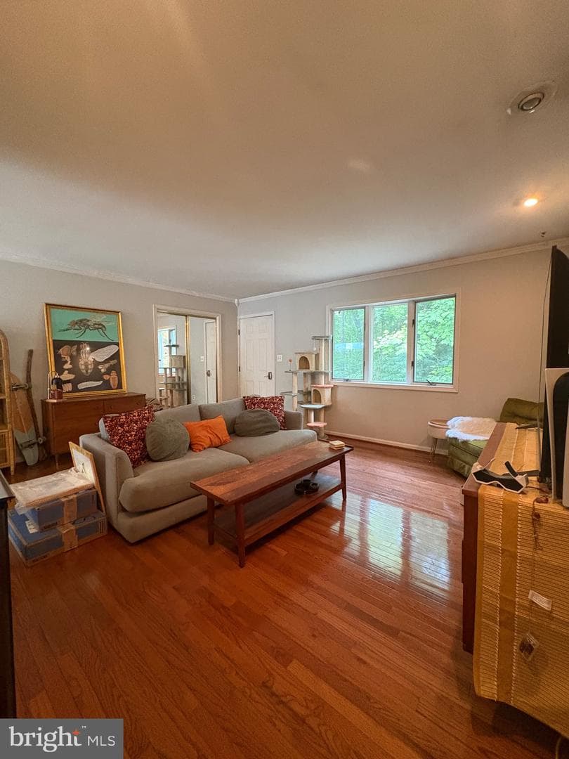 5885 Valley photo 4