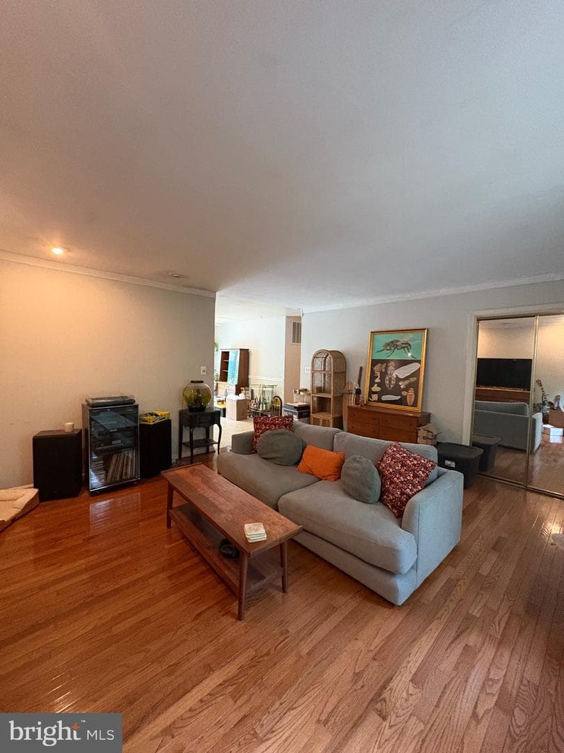 5885 Valley photo 8