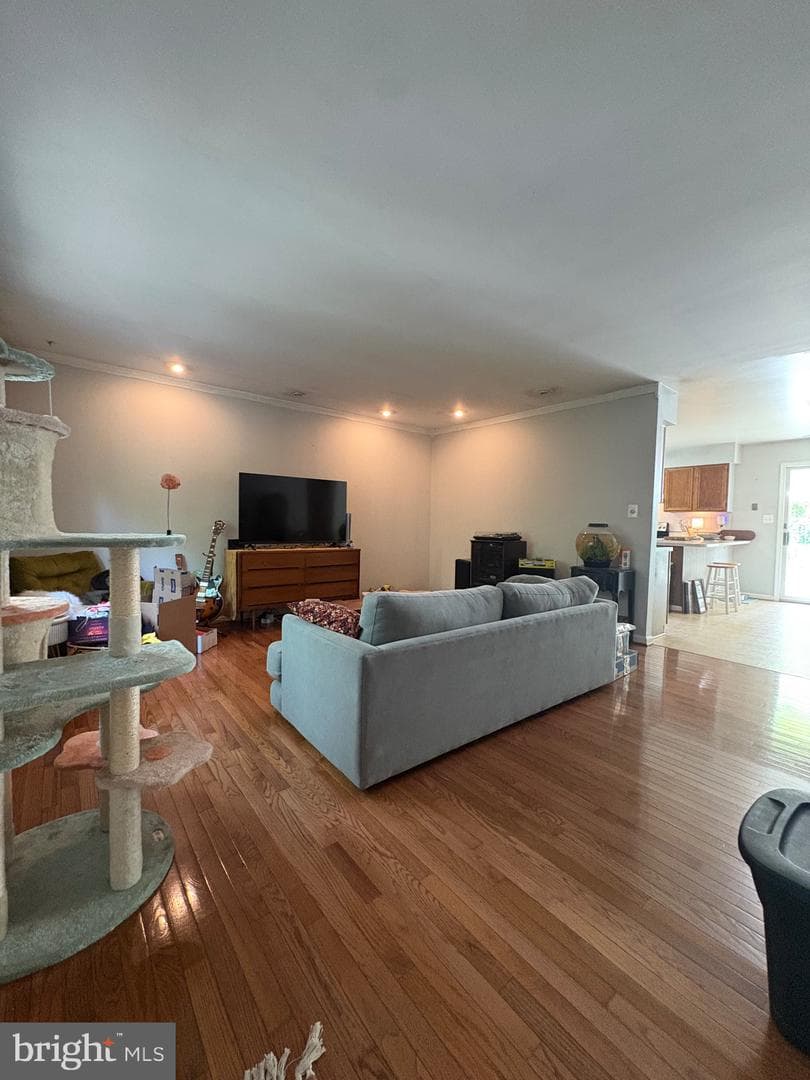 5885 Valley photo 9