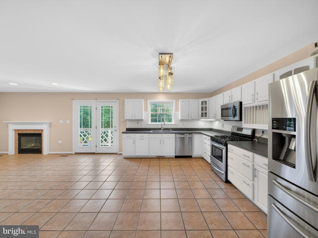 9290 Baker Street photo 17