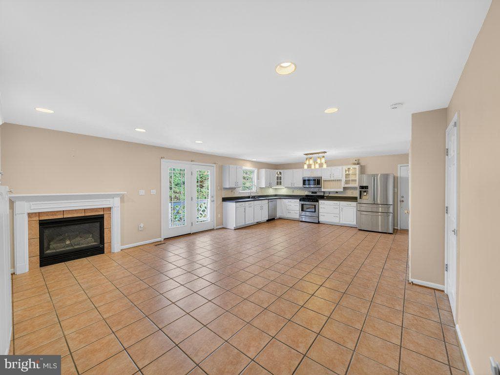 9290 Baker Street photo 18
