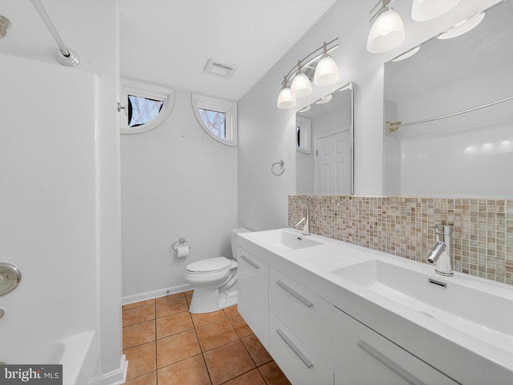 9290 Baker Street photo 26
