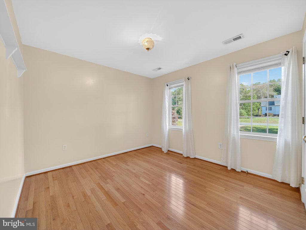 9290 Baker Street photo 27