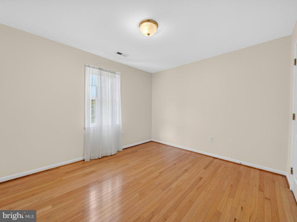 9290 Baker Street photo 30