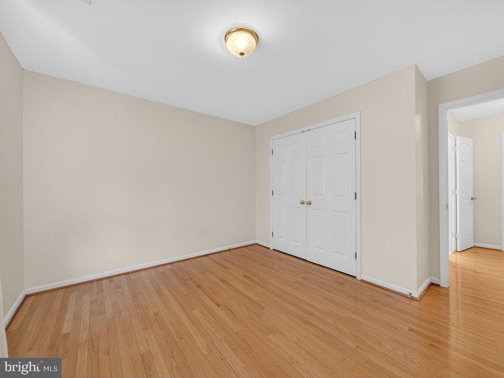 9290 Baker Street photo 33