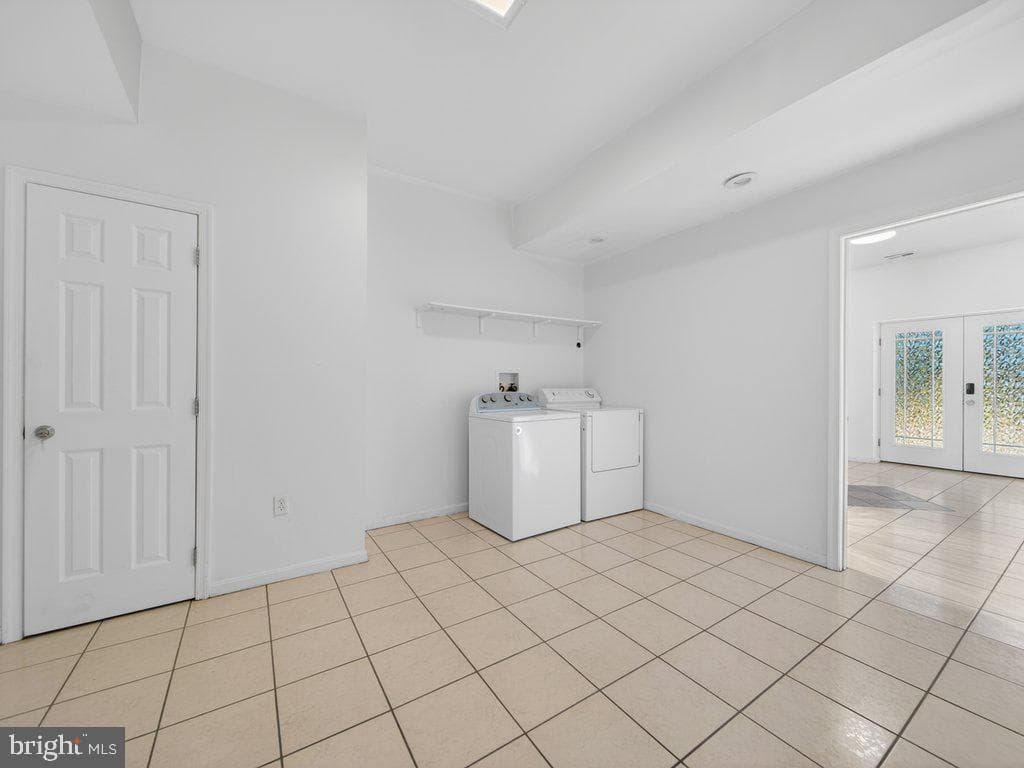 9290 Baker Street photo 47