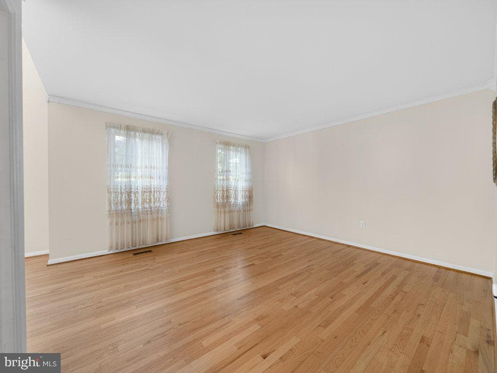 9290 Baker Street photo 7