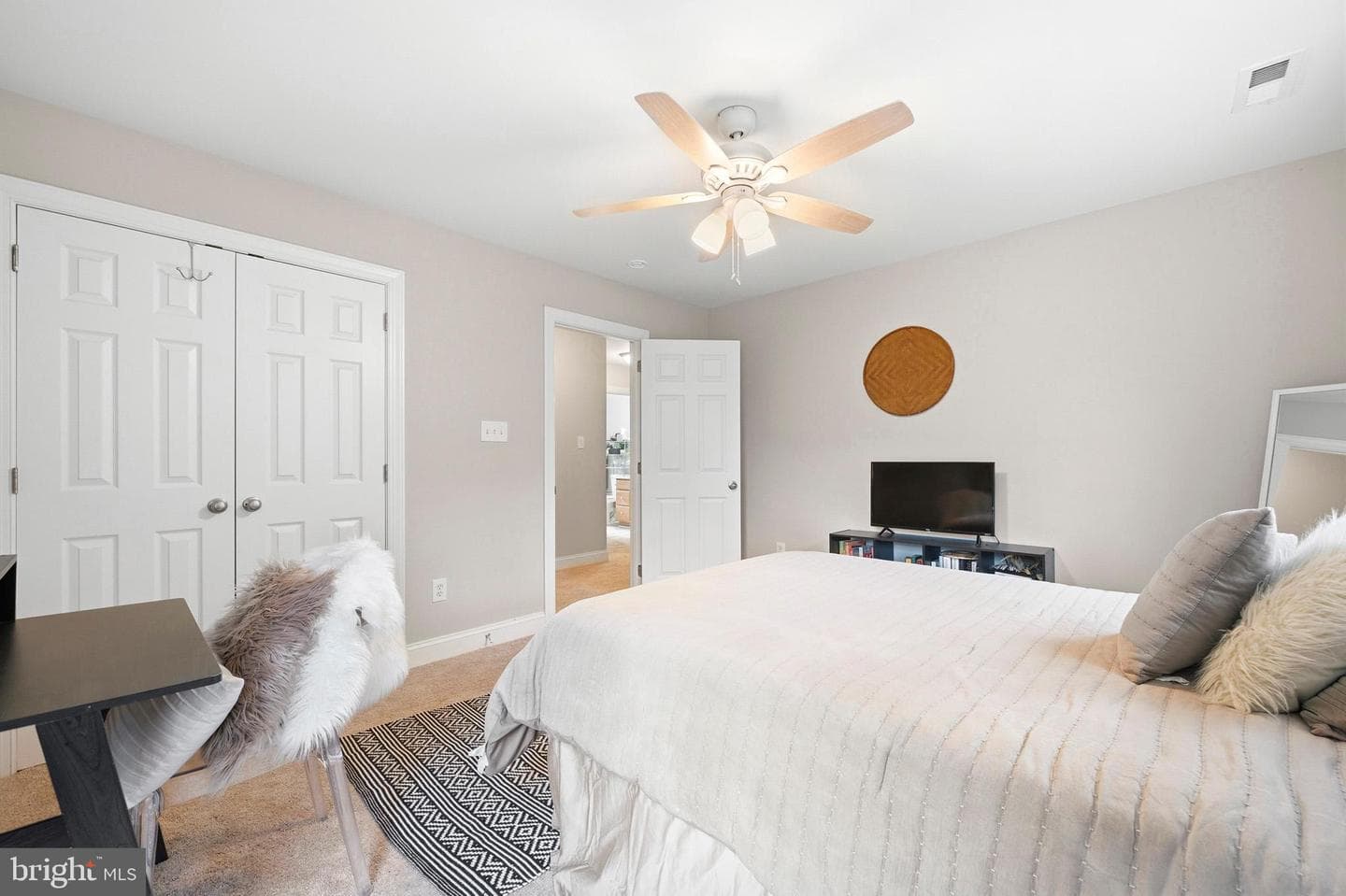 5335 Majesty Lane photo 29