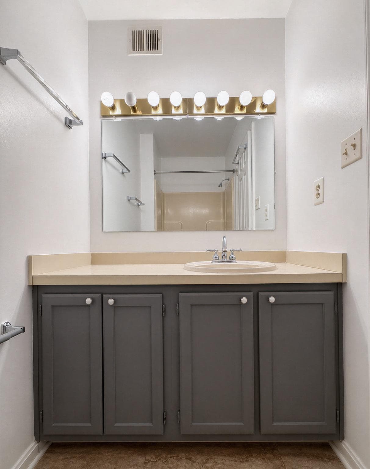 2115 Tamarac Trl photo 28