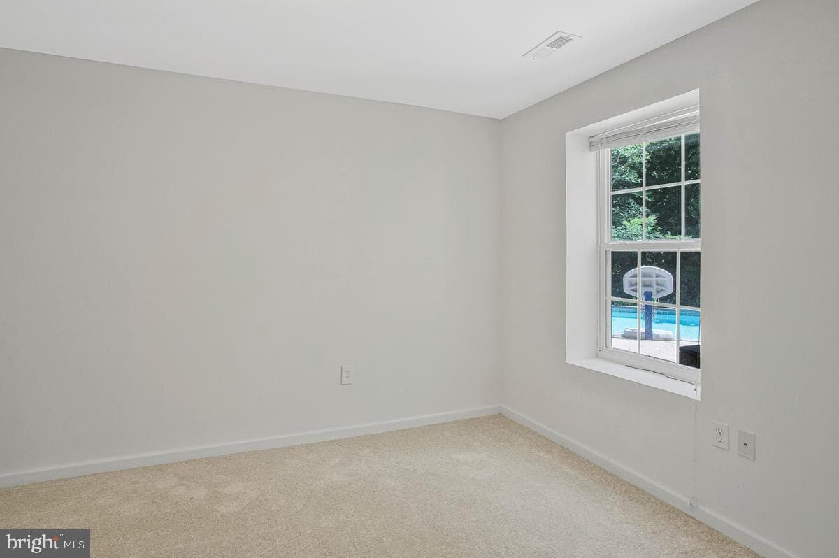 1000 Tiffany Park photo 46