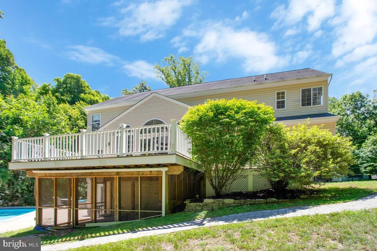 1000 Tiffany Park photo 53
