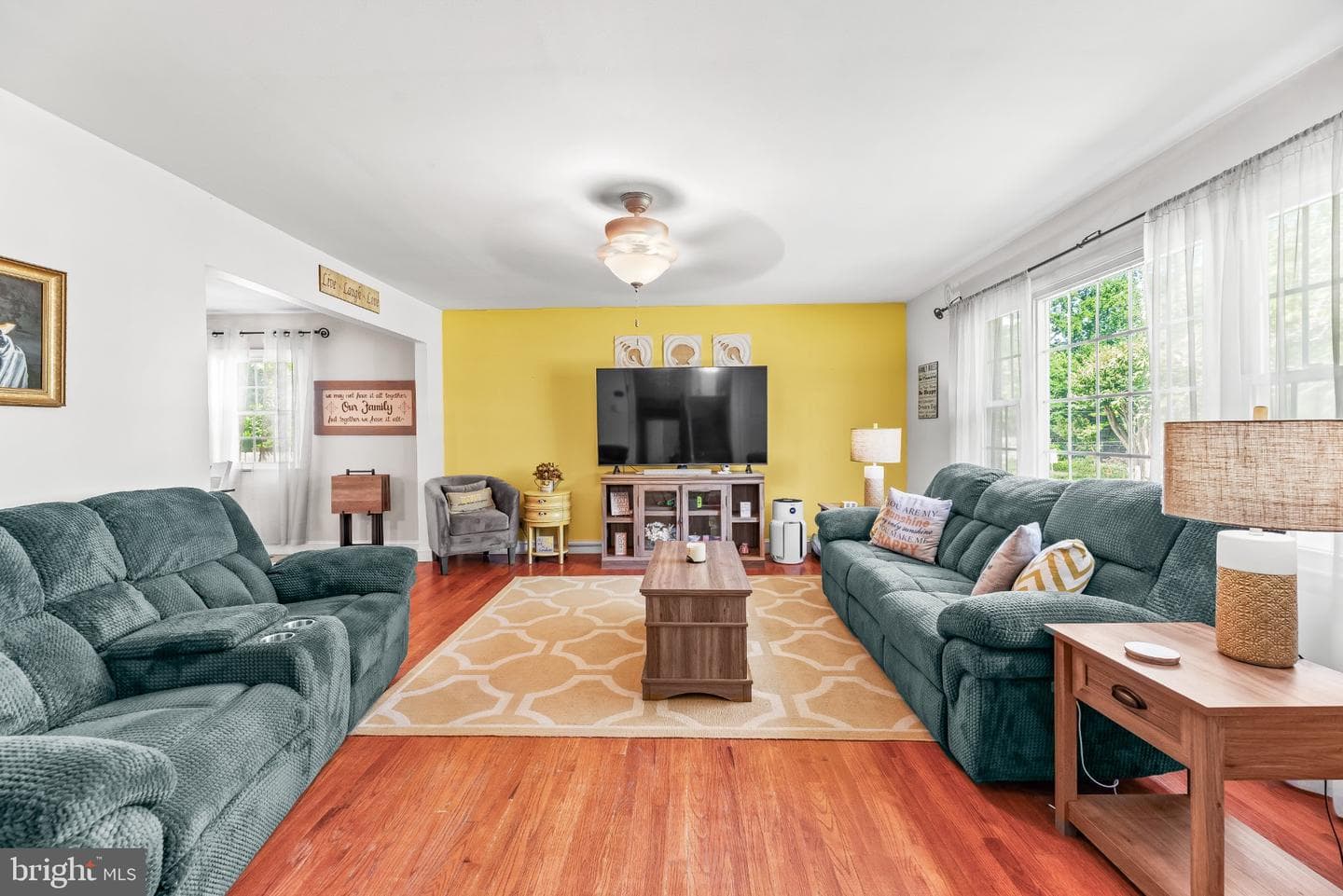 1543 Avenue B Street photo 13