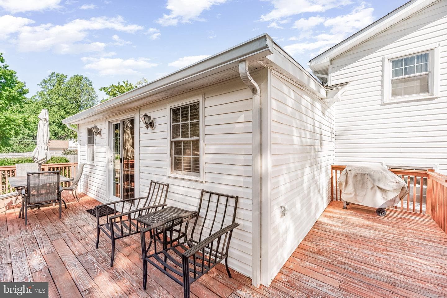 1543 Avenue B Street photo 4