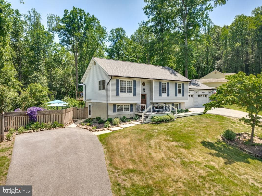9017 Megan Circle photo 43