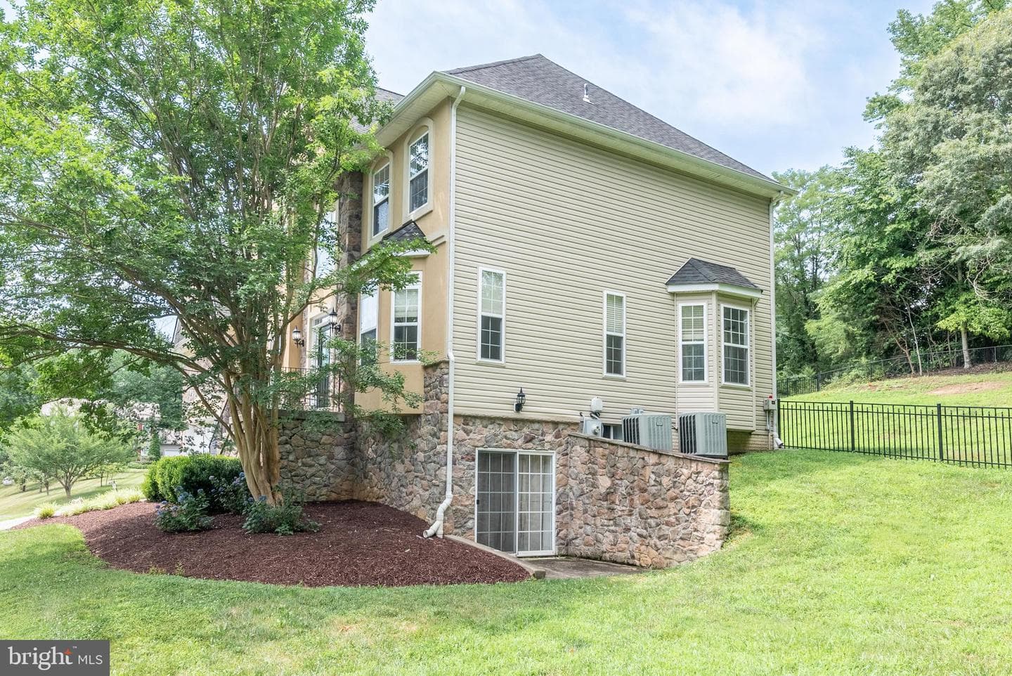 5034 Barrington Lane photo 6