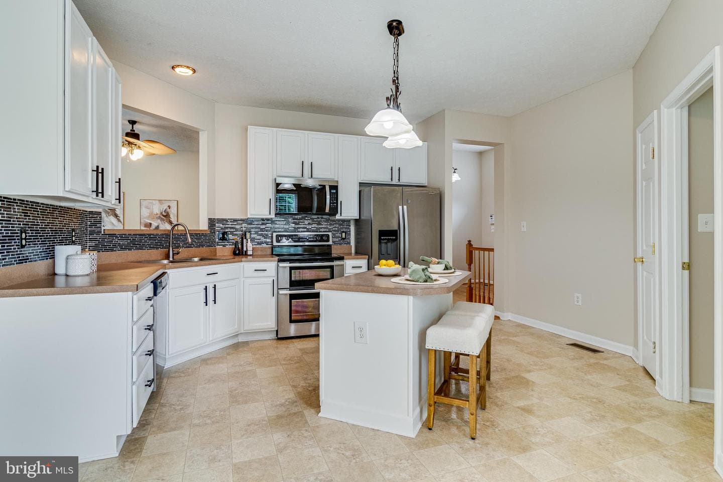 2295 Sansbury Drive photo 14