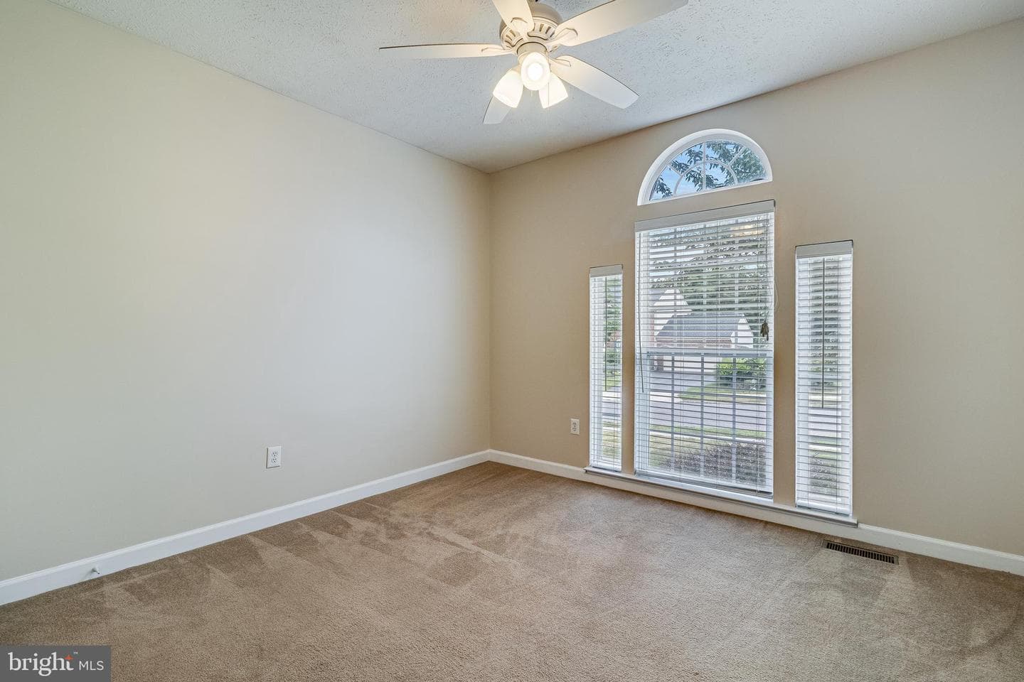2295 Sansbury Drive photo 29