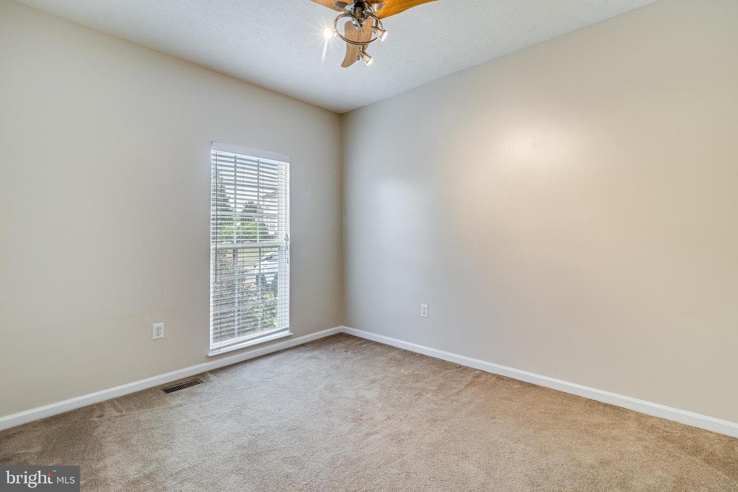 2295 Sansbury Drive photo 33