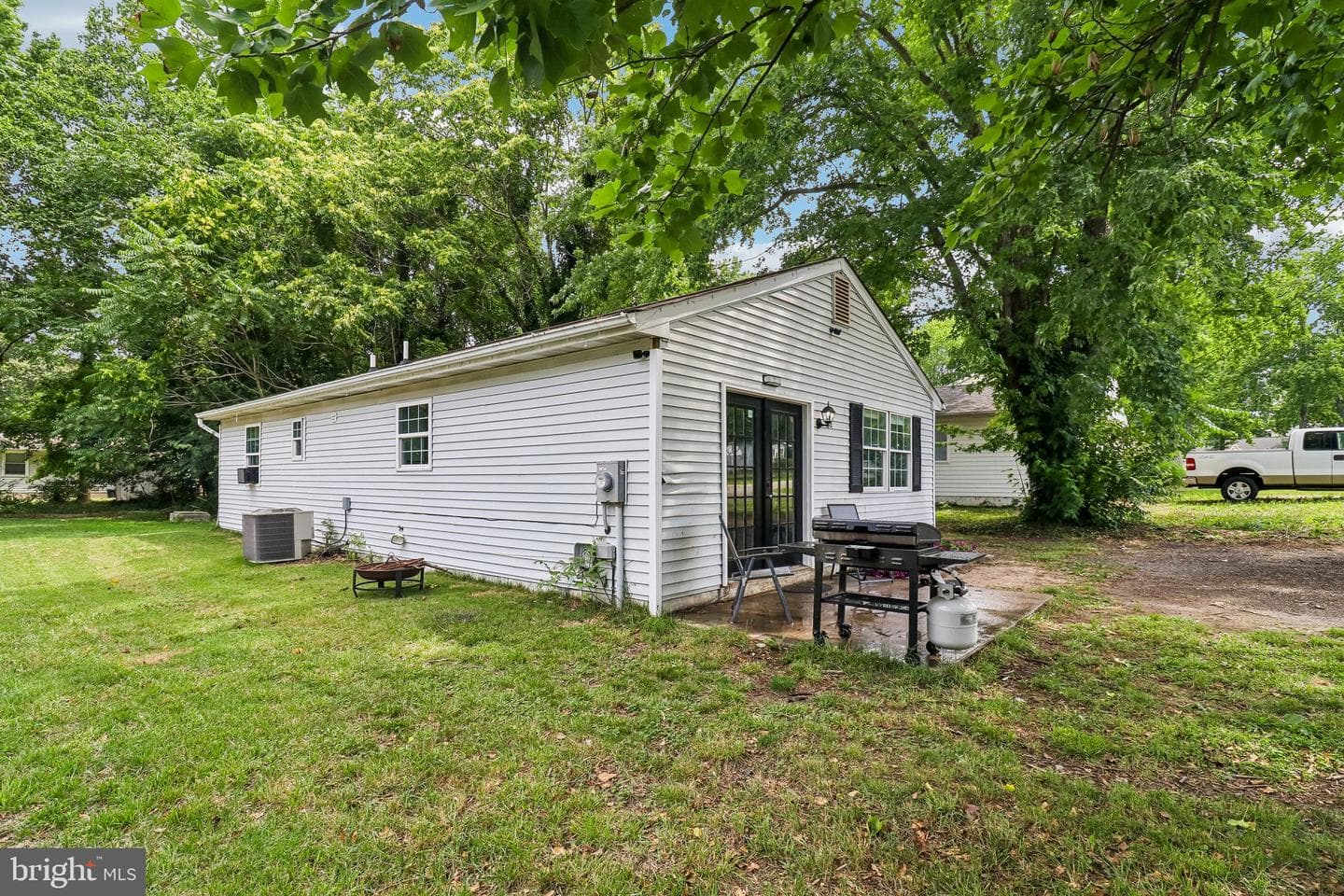 345 Laurel Drive photo 4
